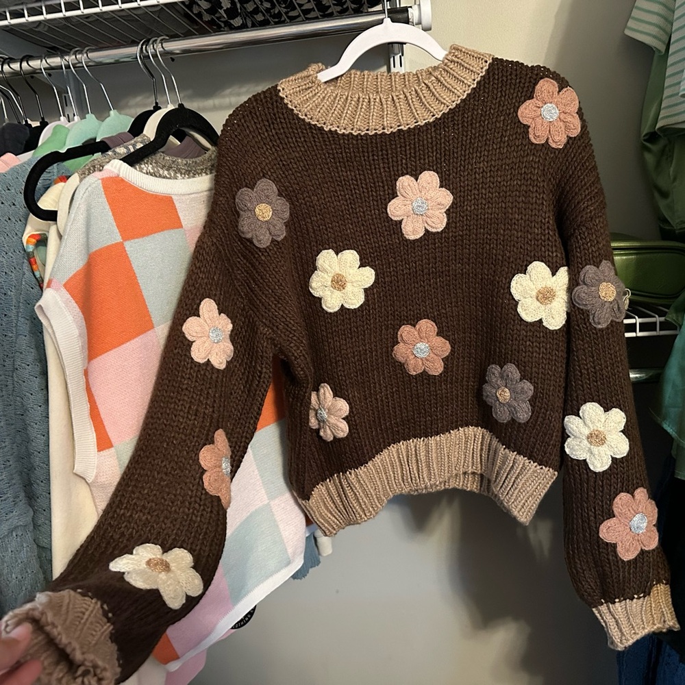 Chunky Brown Floral Appliqué Crewneck Sweater